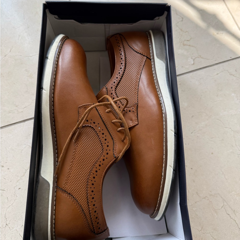 Classic Tan Men's Oxford Shoes